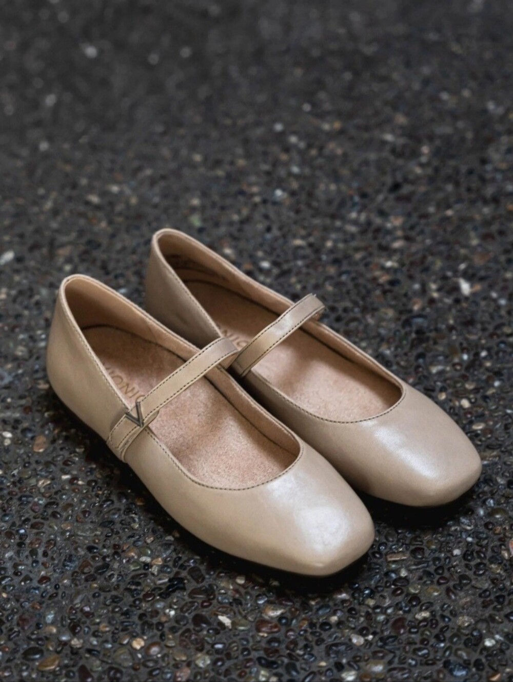 Women's Vionic Alameda Mary Jane Flat Sz 6.5